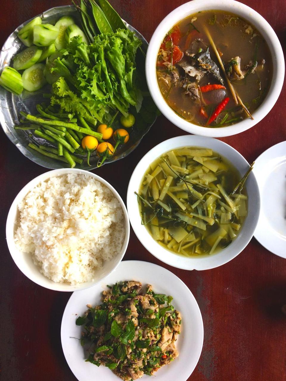 Sabaidee Guesthouse & Restaurant Nam Theun Екстериор снимка