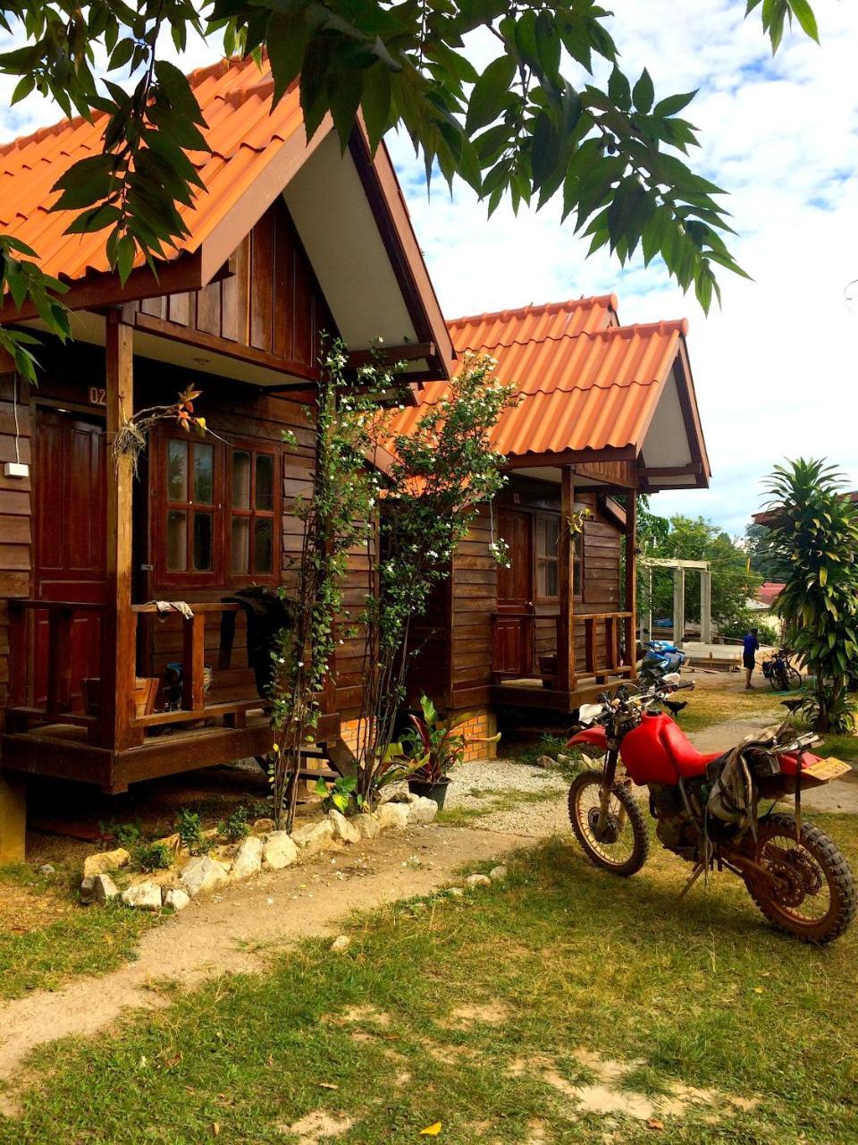 Sabaidee Guesthouse & Restaurant Nam Theun Екстериор снимка